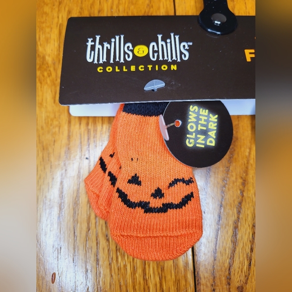 🐾 NEW Thrills & Chills Pet Socks S/M - Picture 2 of 5